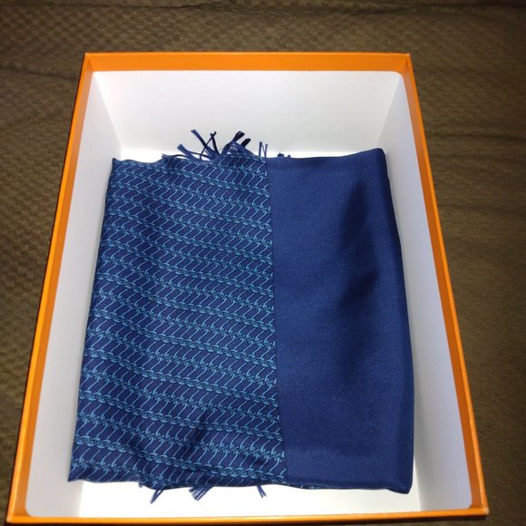 ❤️HERMES Mens Vintage 100% Silk Fringed Shawl Scarf with Box 57x36 - Picture 6 of 10